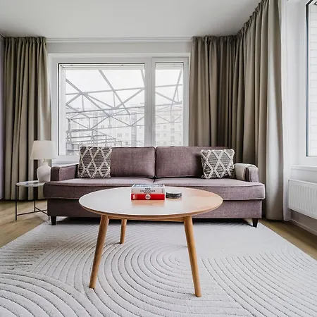 דירה Blueground 7 Furnished Dox Museum Prg-21 *